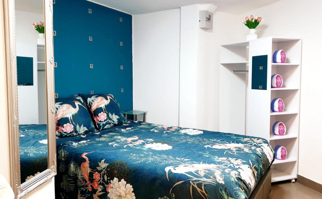 Jolie Appartement Avec 2 Chambres Partagees Paris Bagian luar foto
